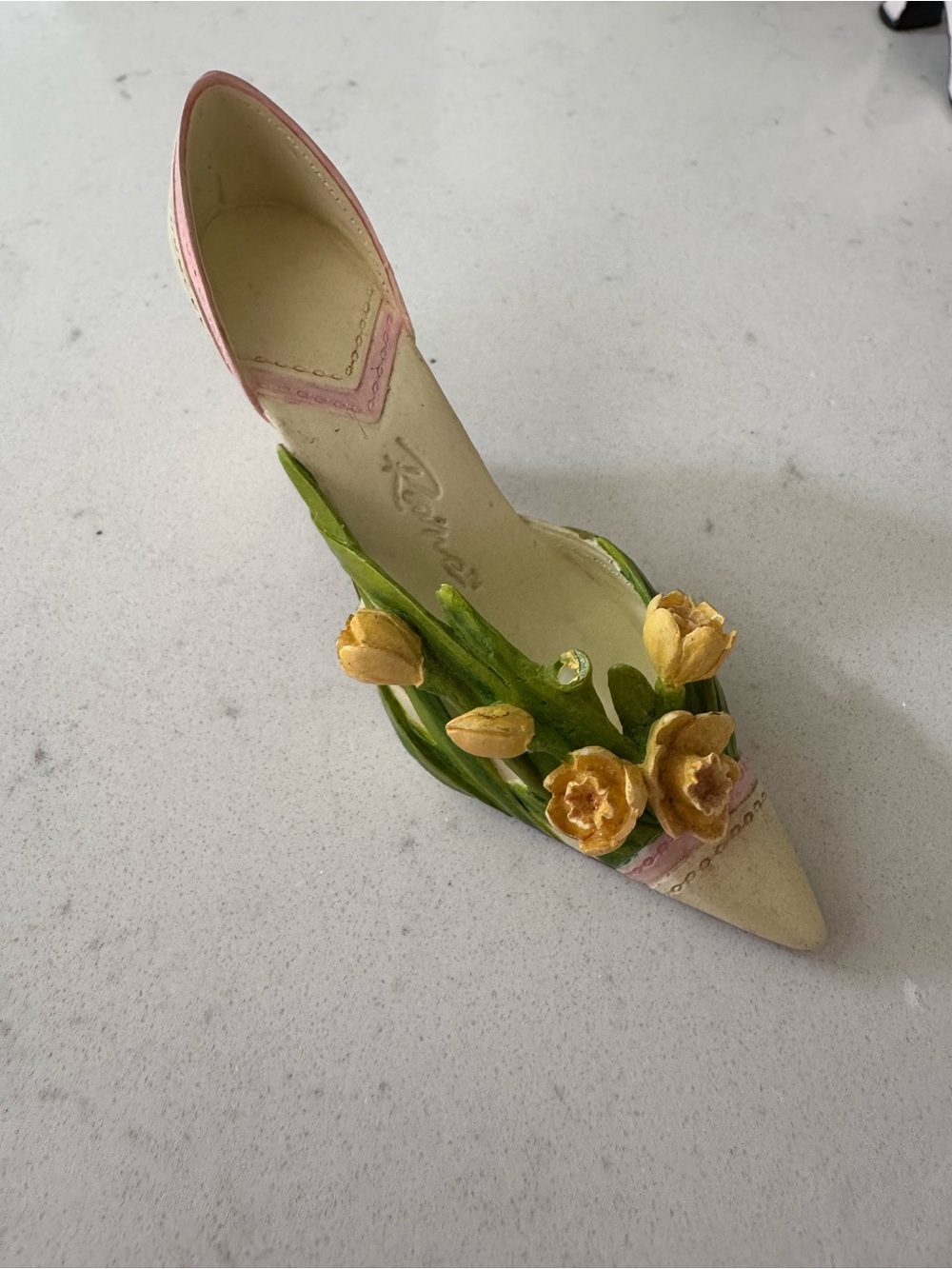 Raine Just the Right Shoe “Daffodil Hope” 2004 Collectible Miniature Shoe